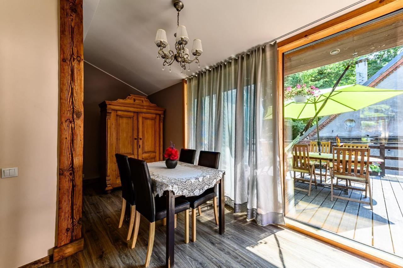 Holiday Apartment With Terrace เลียปาญา ภายนอก รูปภาพ