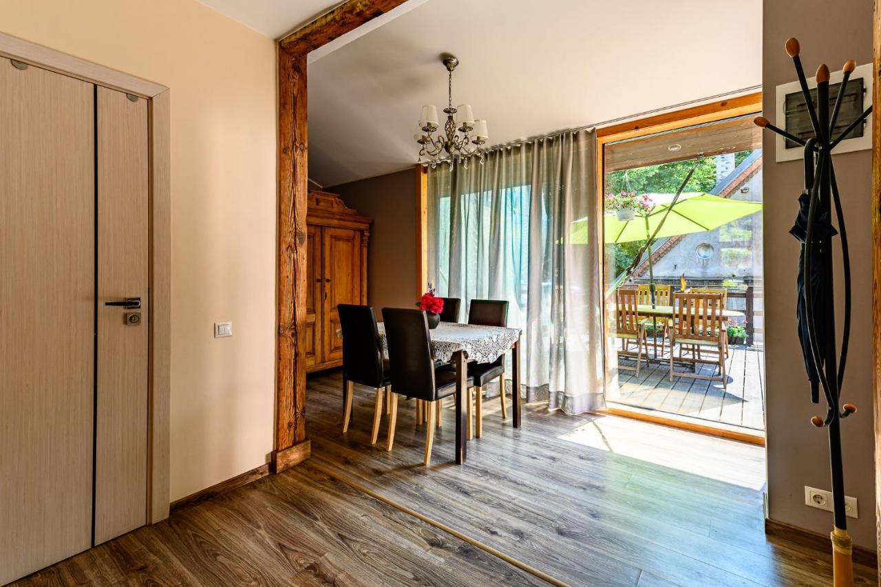 Holiday Apartment With Terrace เลียปาญา ภายนอก รูปภาพ