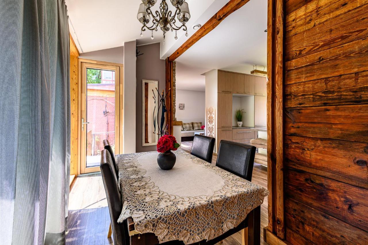 Holiday Apartment With Terrace เลียปาญา ภายนอก รูปภาพ
