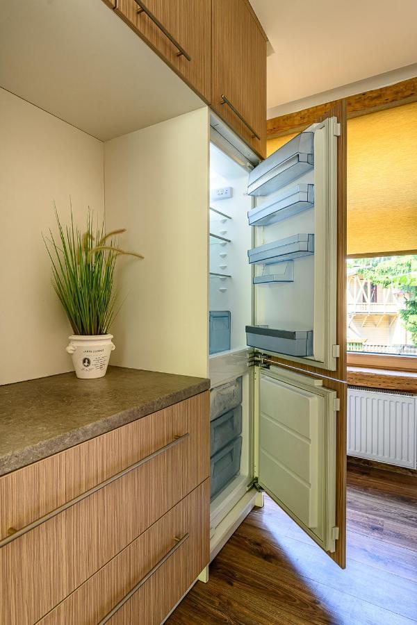 Holiday Apartment With Terrace เลียปาญา ภายนอก รูปภาพ