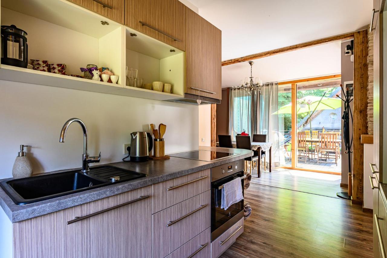 Holiday Apartment With Terrace เลียปาญา ภายนอก รูปภาพ